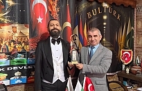 Akif Manaf’a BULTÜRK Barış Ödülü