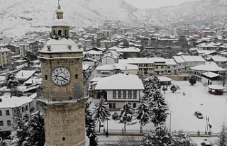 Tokat’ta Yılbaşı Gecesi: Lapa Lapa Kar Yağışı...