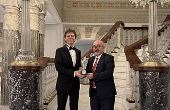 Akif Manaf’a Bir Onur Daha: Küresel Barışın Elçisine Egeyön Barış Ödülü